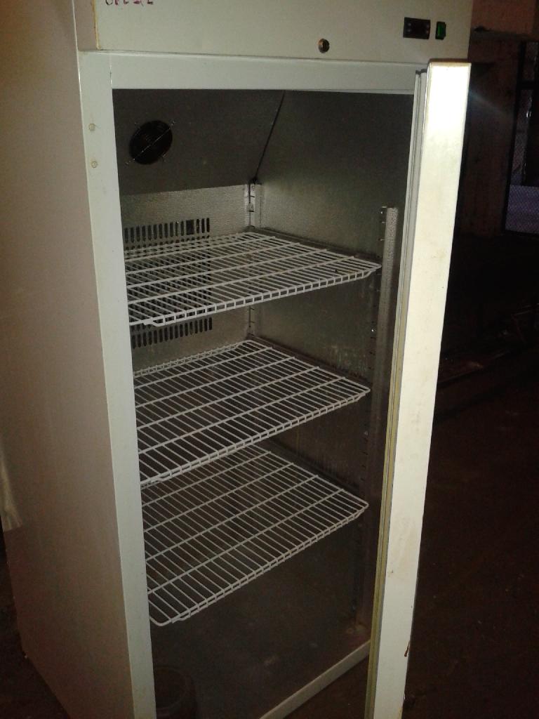 Продам холодильный шкаф Bolarus бу