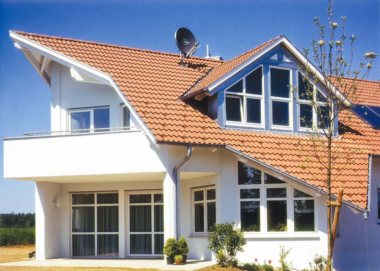 Комплексное остекление коттеджей, домов, квартир, дач из профилей Рехау Rehau