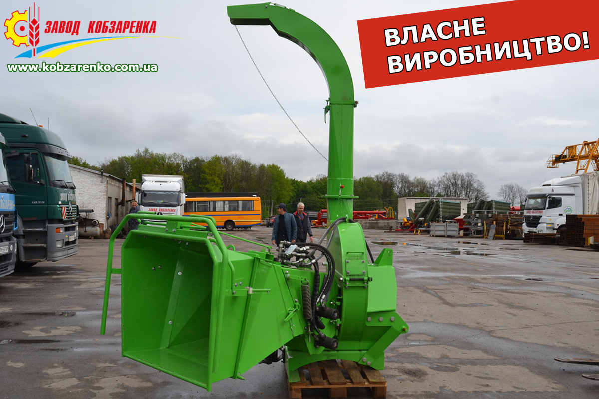 Измельчитель дробилка веток на щепу. Щеподробилка деревьев РМ-900 Украина